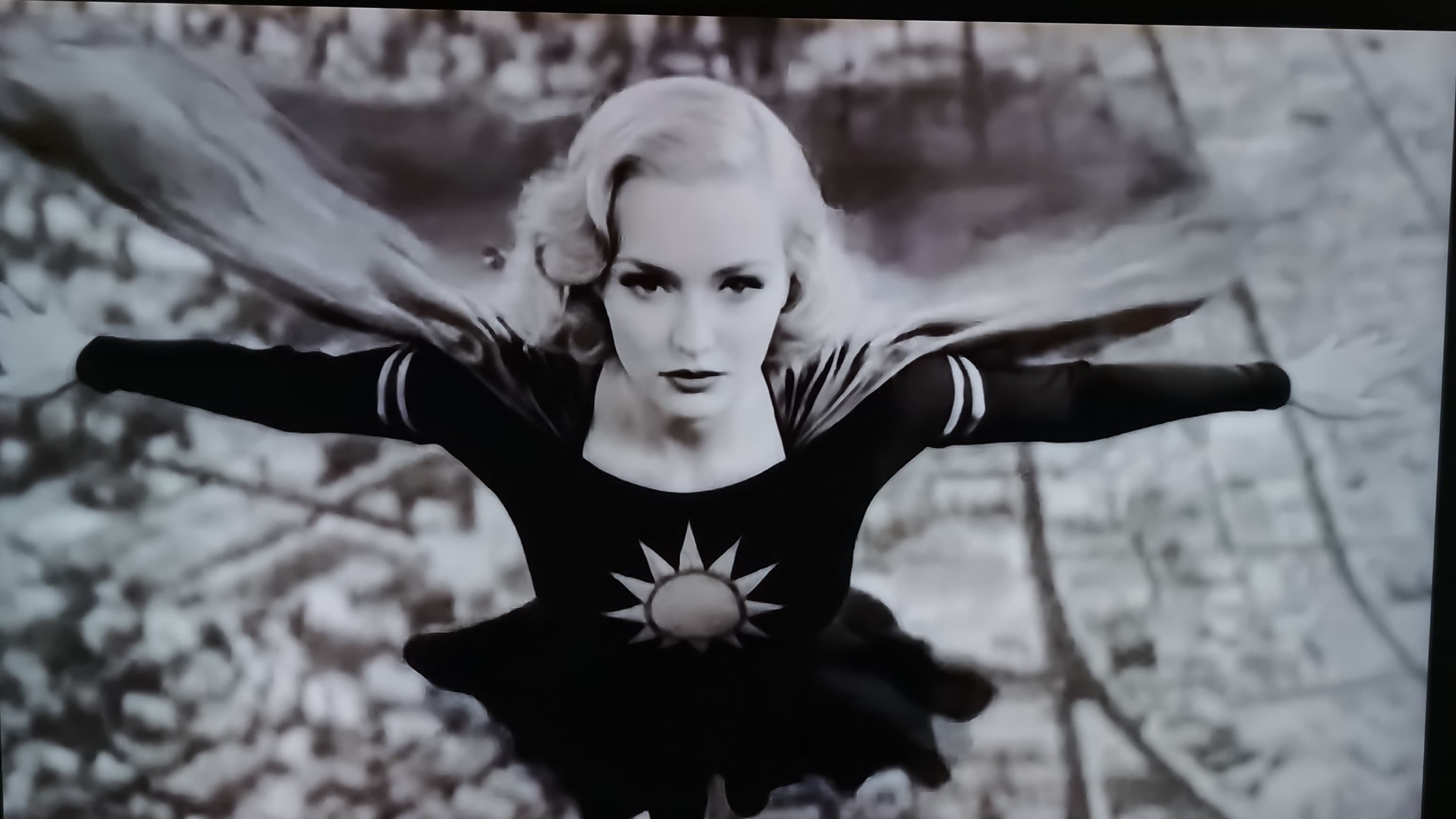 She Came from the Stars