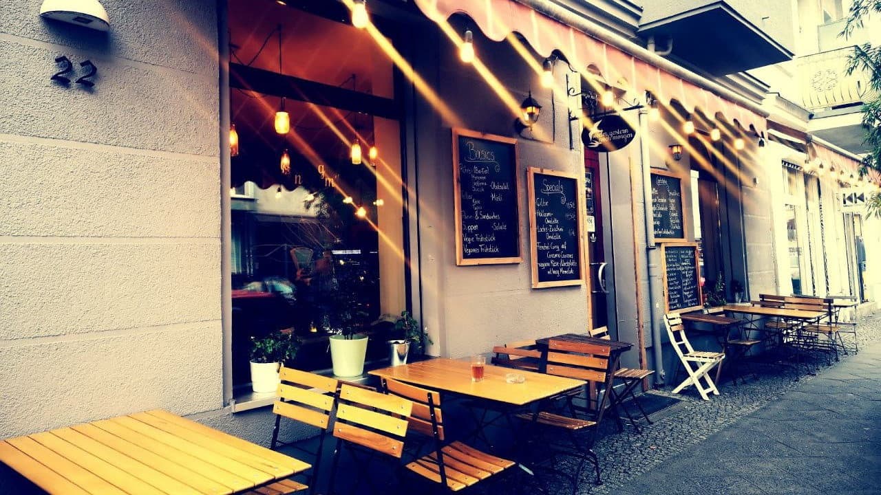 Neither Yesterday Nor Tomorrow