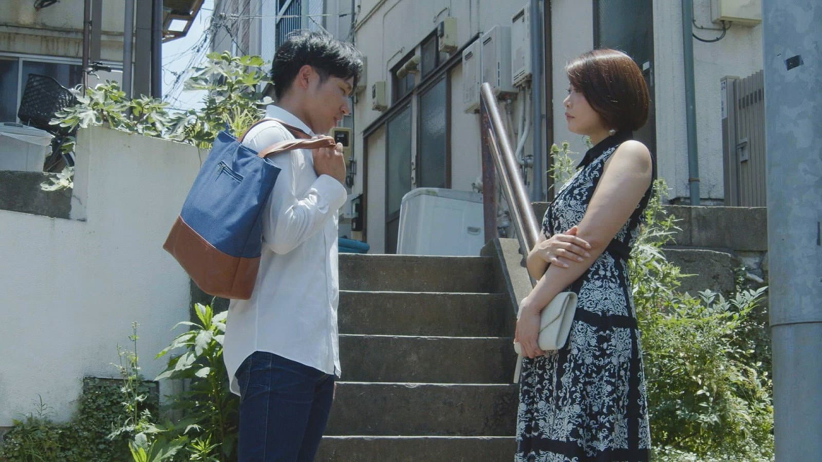 Hitozuma no yubi undō nōkō o mune taiken