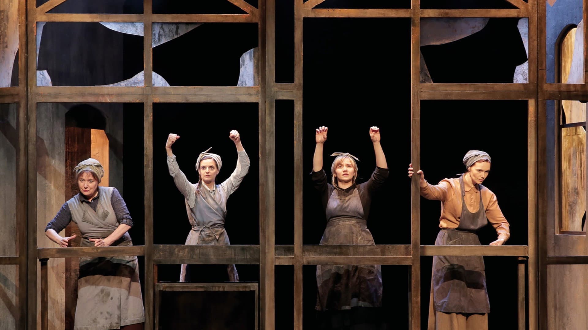 Les Filles Aux Mains Jaunes