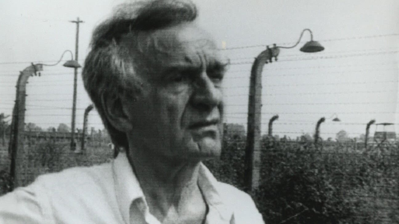 Elie Wiesel Goes Home