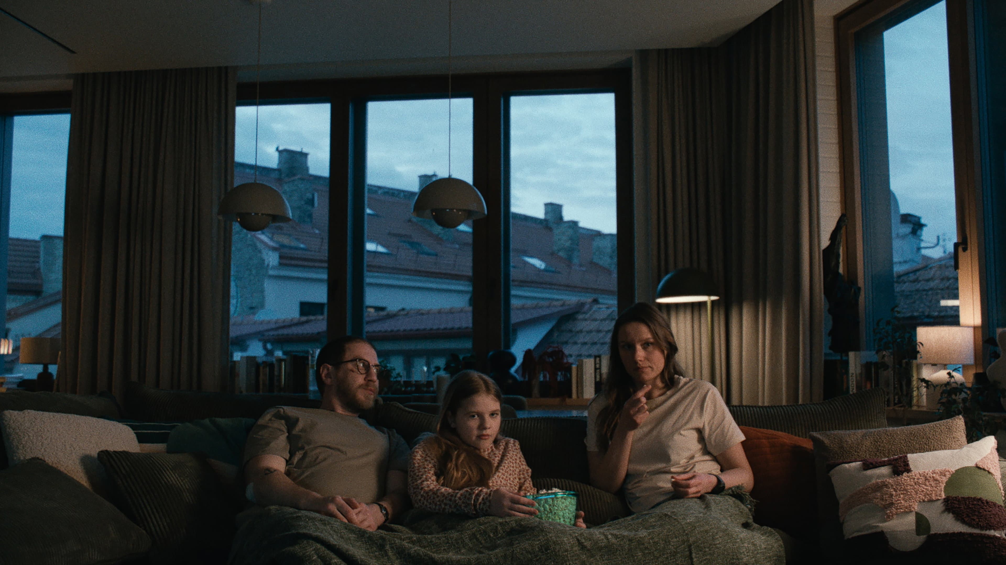 How to Divorce During the War