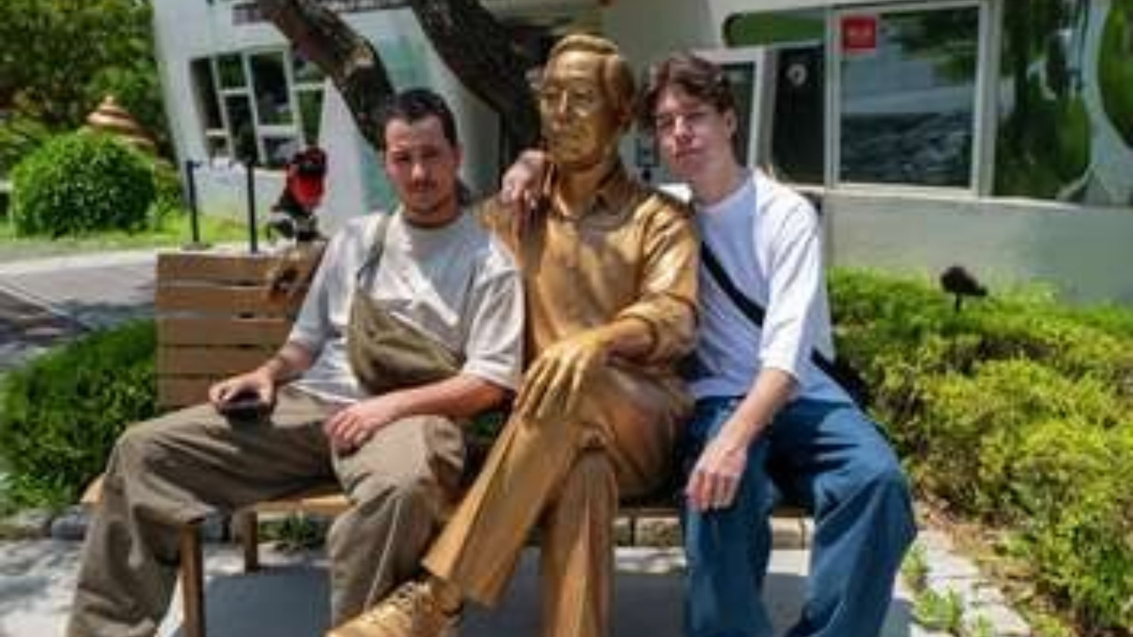 Souvenirs - le fabuleux voyage de Seb et Sofyan