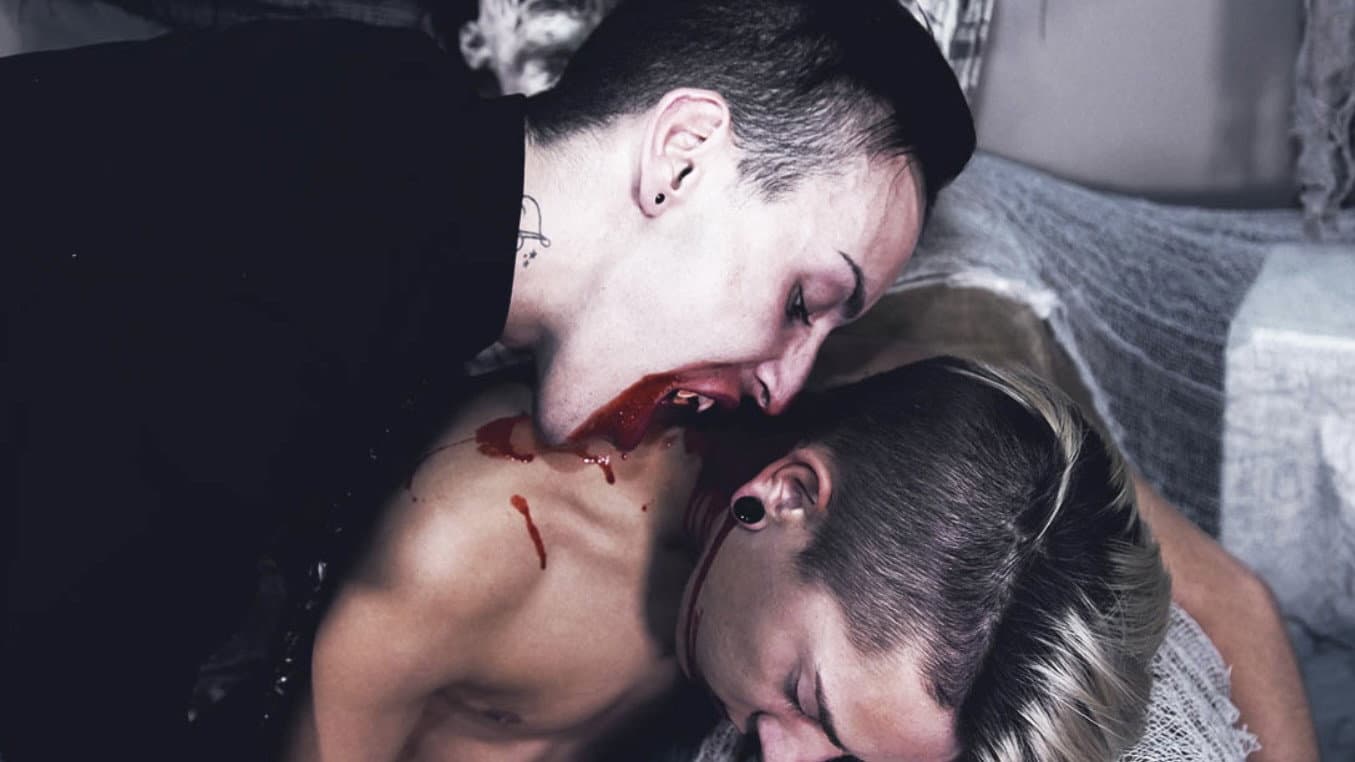 Baisé par des vampires