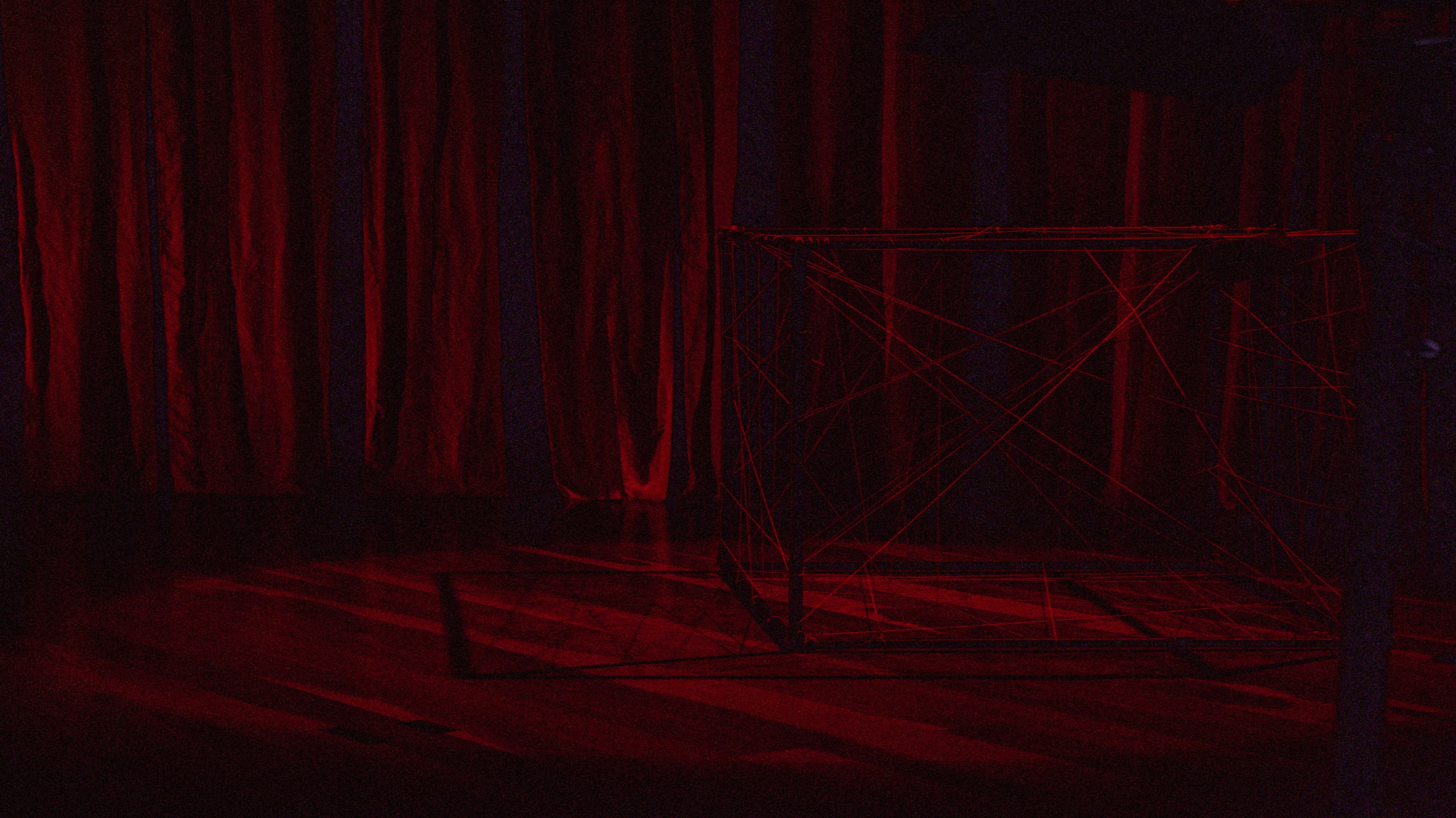 Sangue de Lobo, Pele de Cordeiro