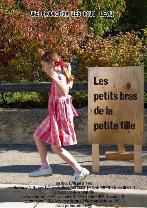Les petits bras de la petite fille