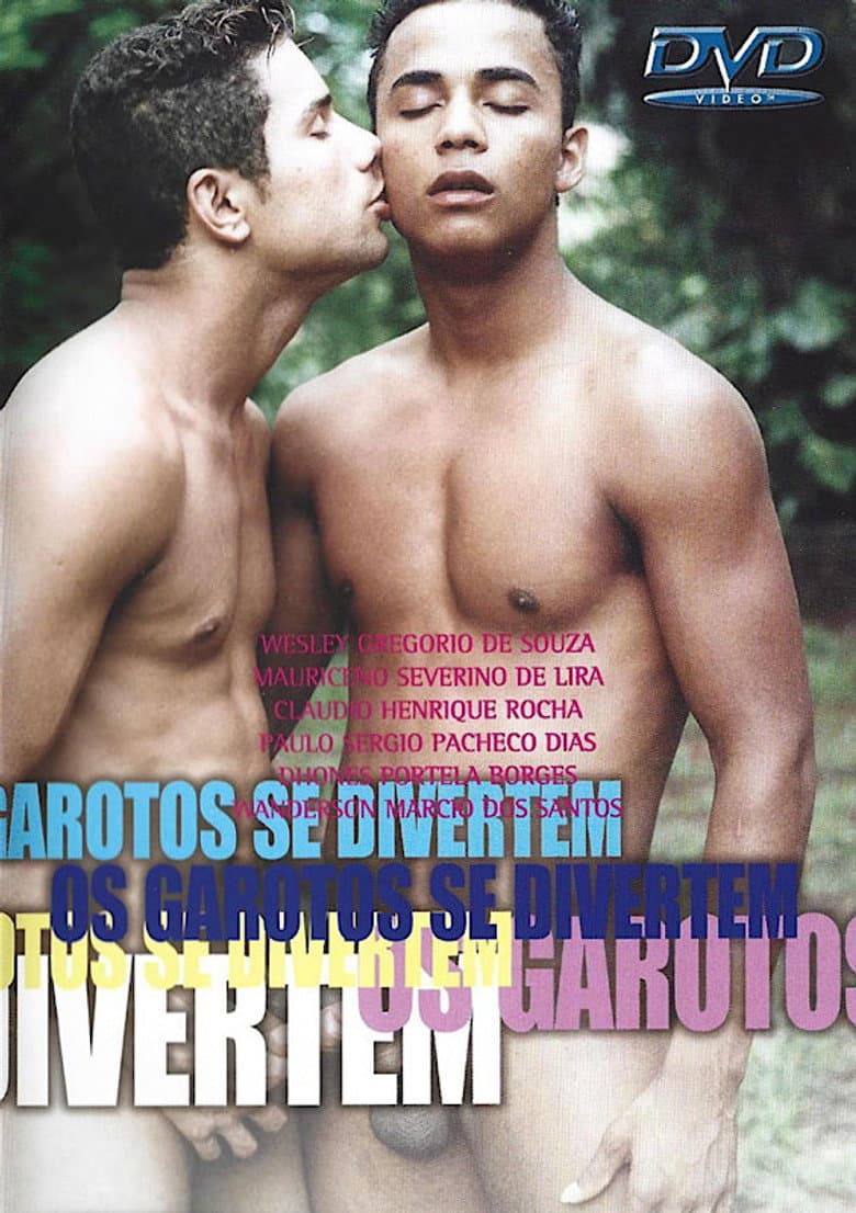 Os garotos se divertem